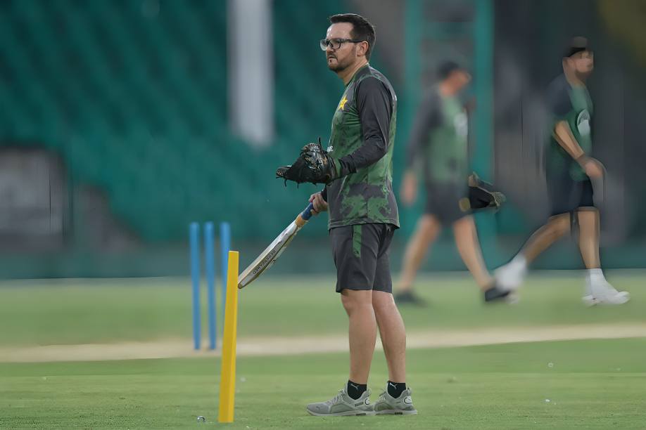 Asia Cup 2025: Mike Hesson minimizes Kuldeep Yadav and Varun Chakravarthy’s threat, praises Mohammad Nawaz as the top spinner