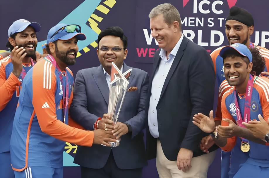 Dinesh Karthik surprisingly leaves out Rohit Sharma as captain while announcing his all-time Indian T20 World Cup XI.